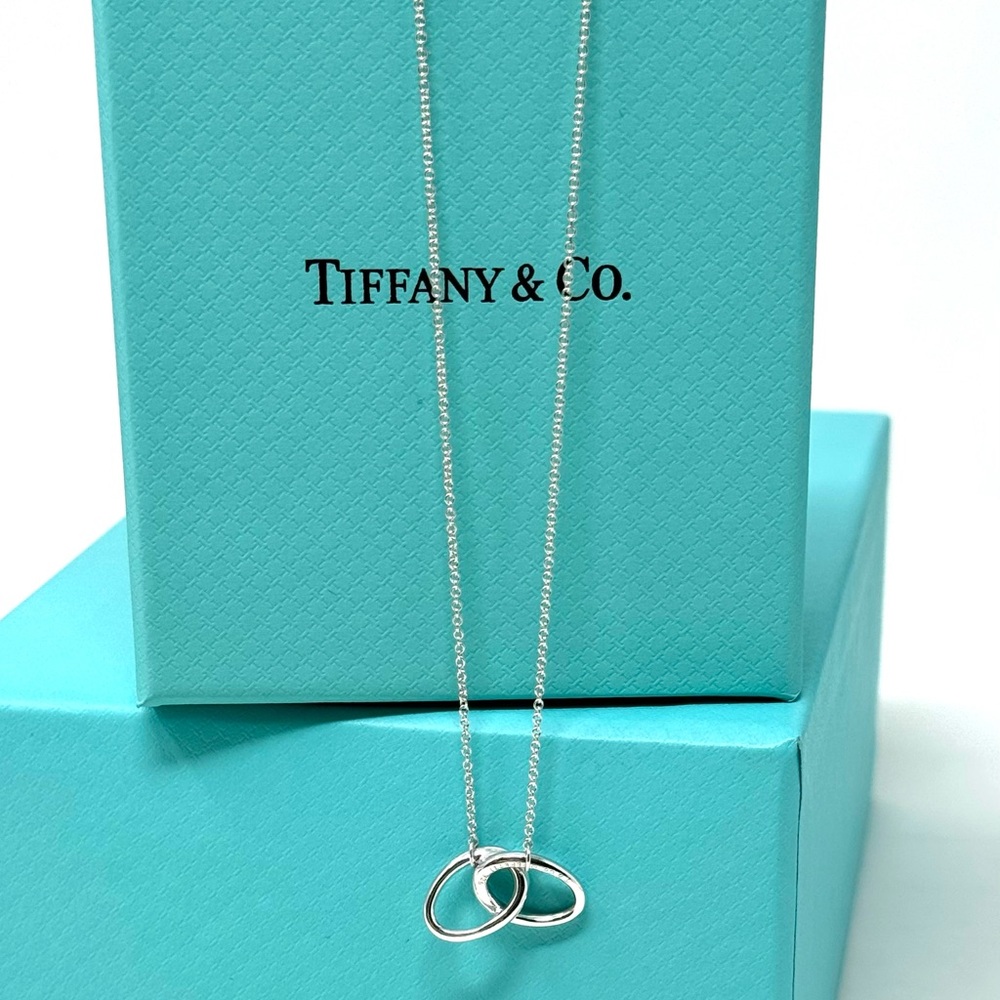 Authentic Tiffany & Co. Elsa peretti Double Loop Interlocking Circles Necklace.